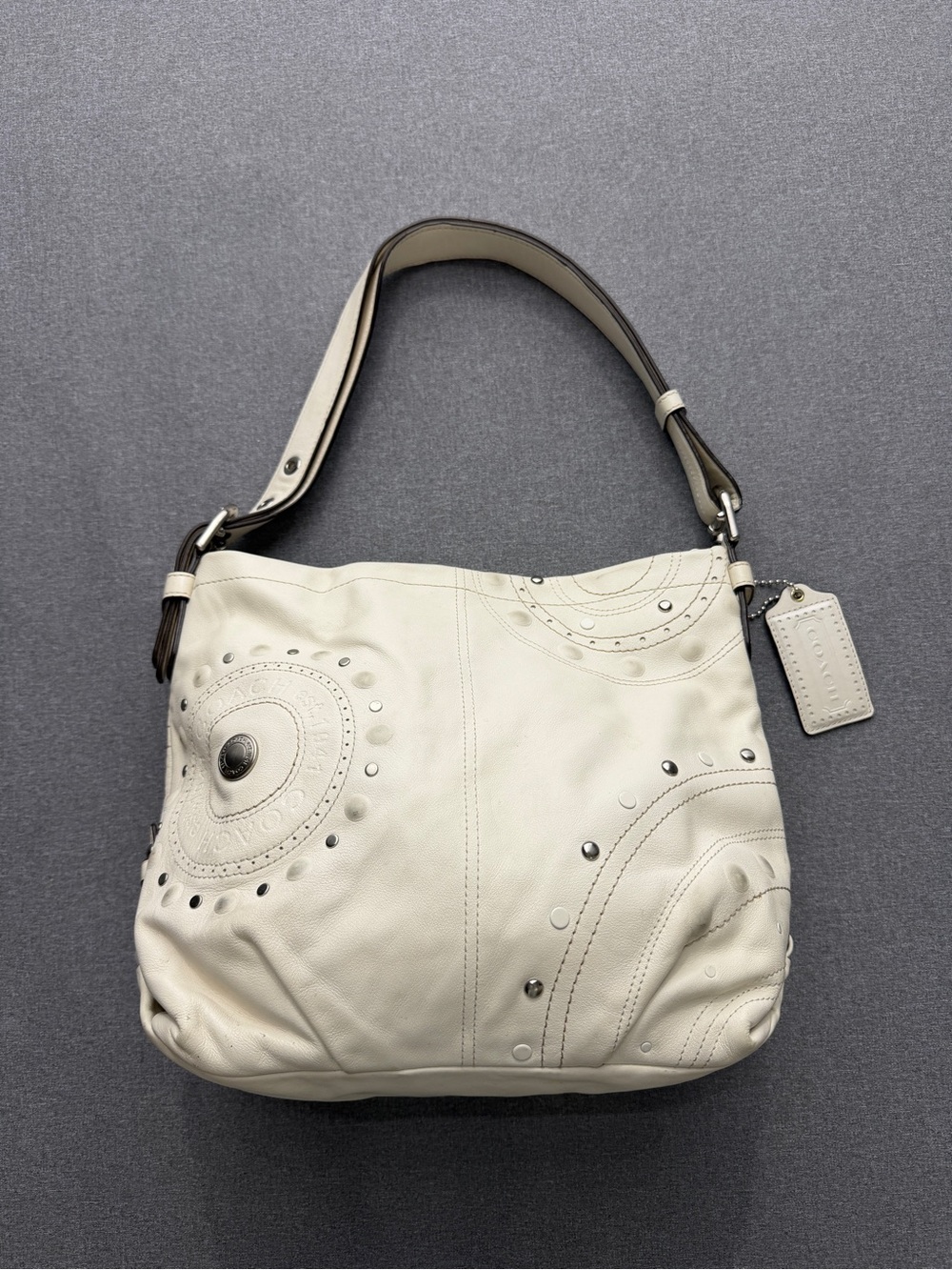 Rare Vintage Coach F16178 Cream Leather Embossed Logo Studded Hobo 2 Way Bag